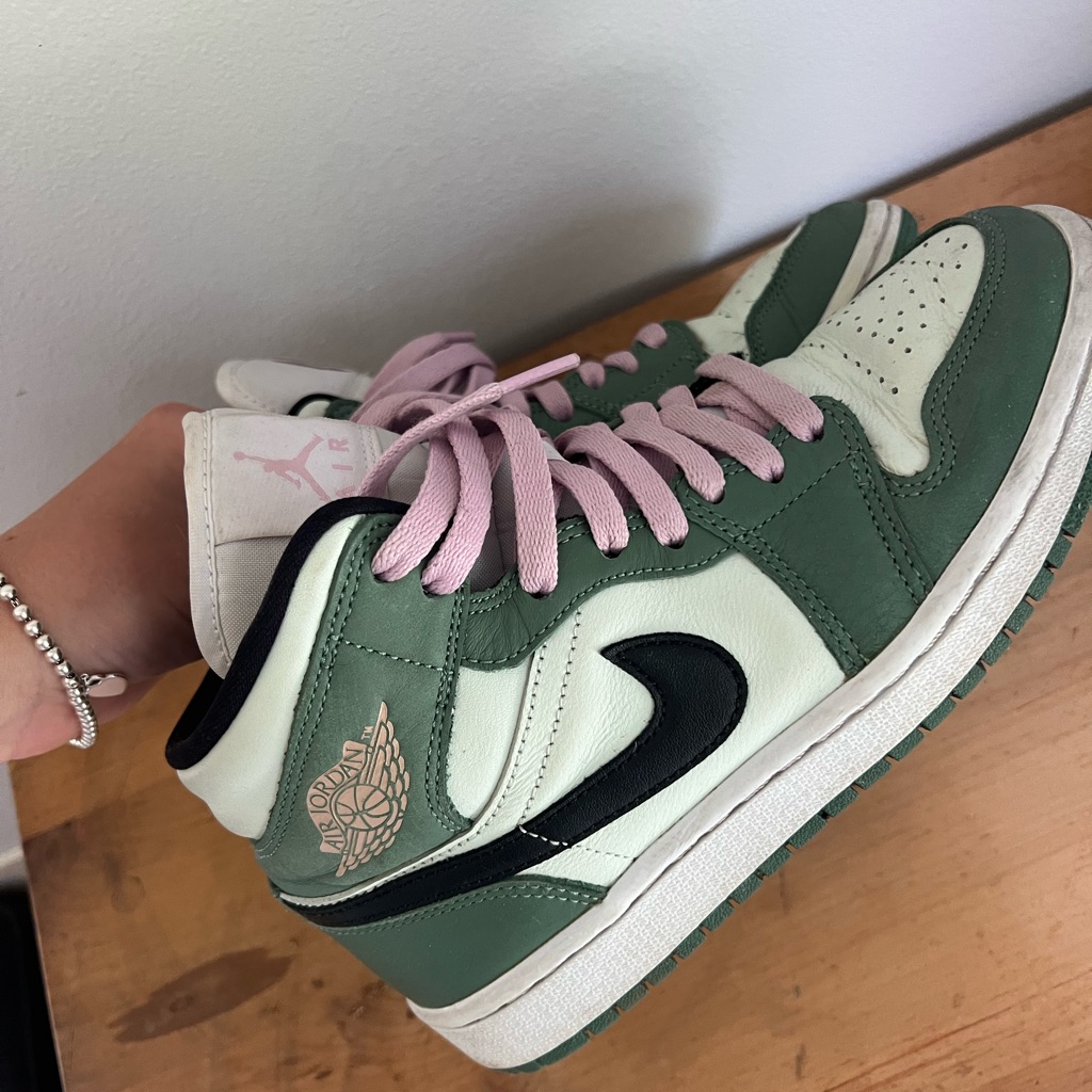 Wmns Air Jordan 1 Mid Se ‘Dutch Green’